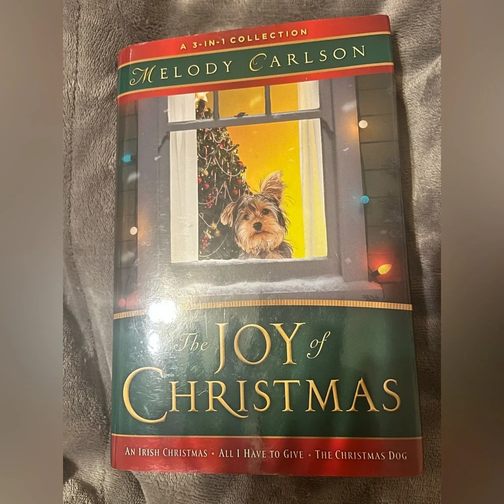 Melody Carlson The Joy of Christmas Holiday Throw - Green